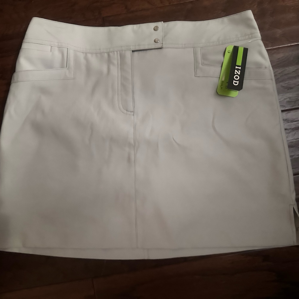 Izod golf skort w soft shorts underneath Sz 12 NWT